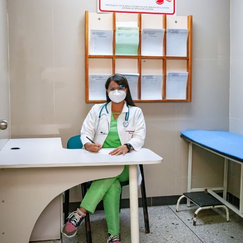 Consultorio Emergencia (Adulto) Clinica Varyna